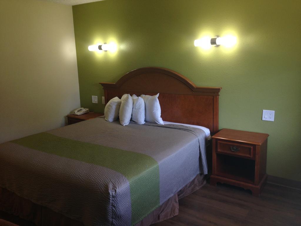 Red Carpet Inn - New Brunswick Esterno foto